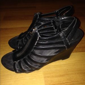 Aerosoles Black Wedge Sandals Size 7.5